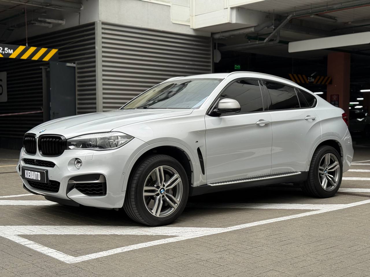 BMW X6 M50D