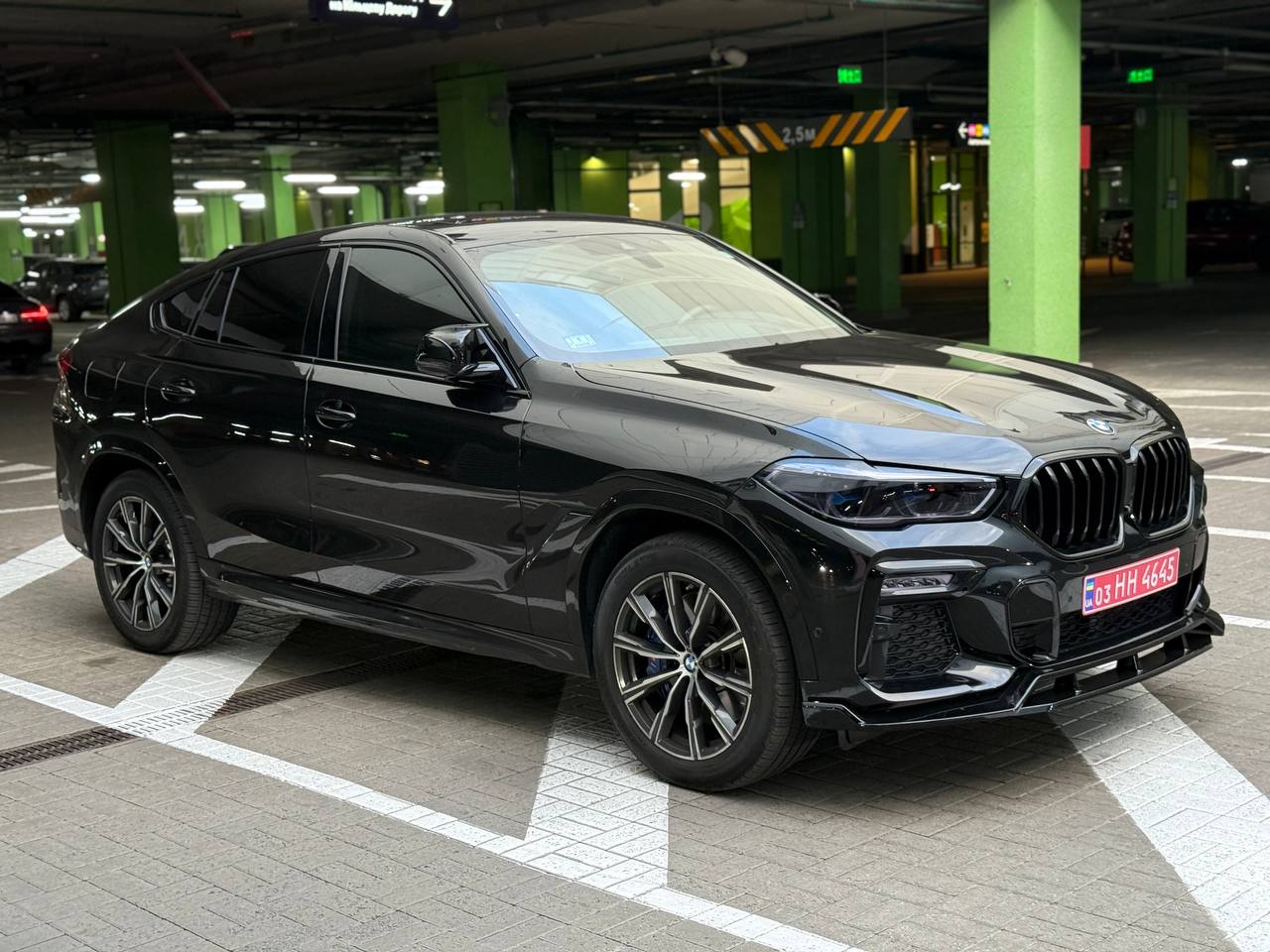BMW X6 M50i