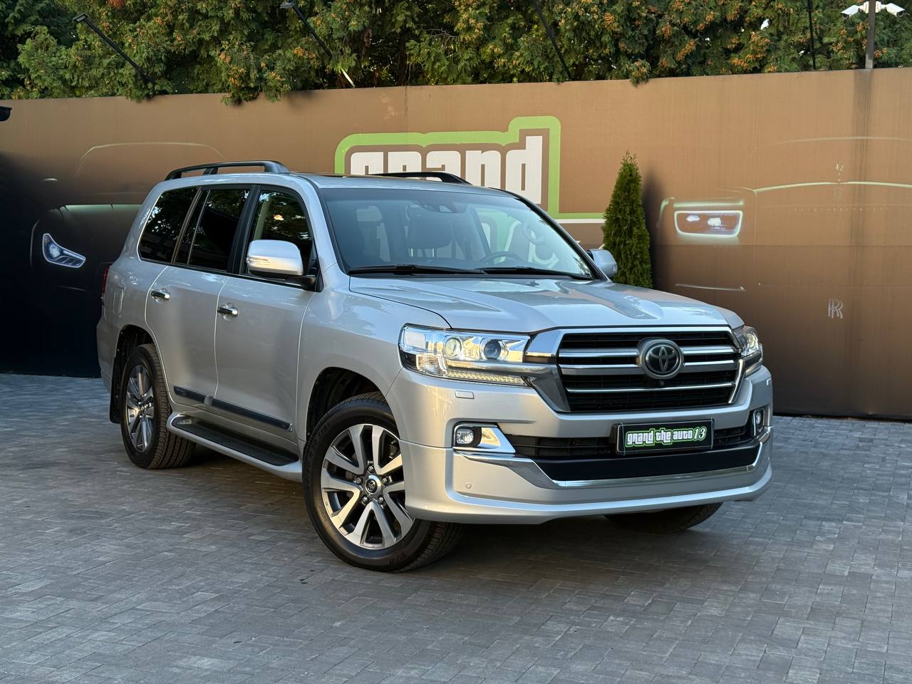 Toyota Land Cruiser 200