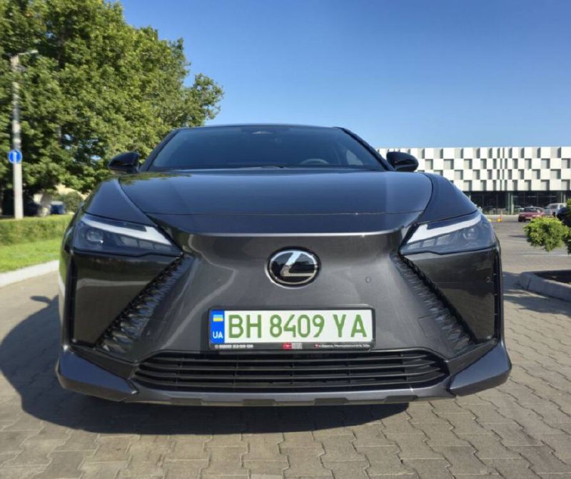 Lexus RZ 450e