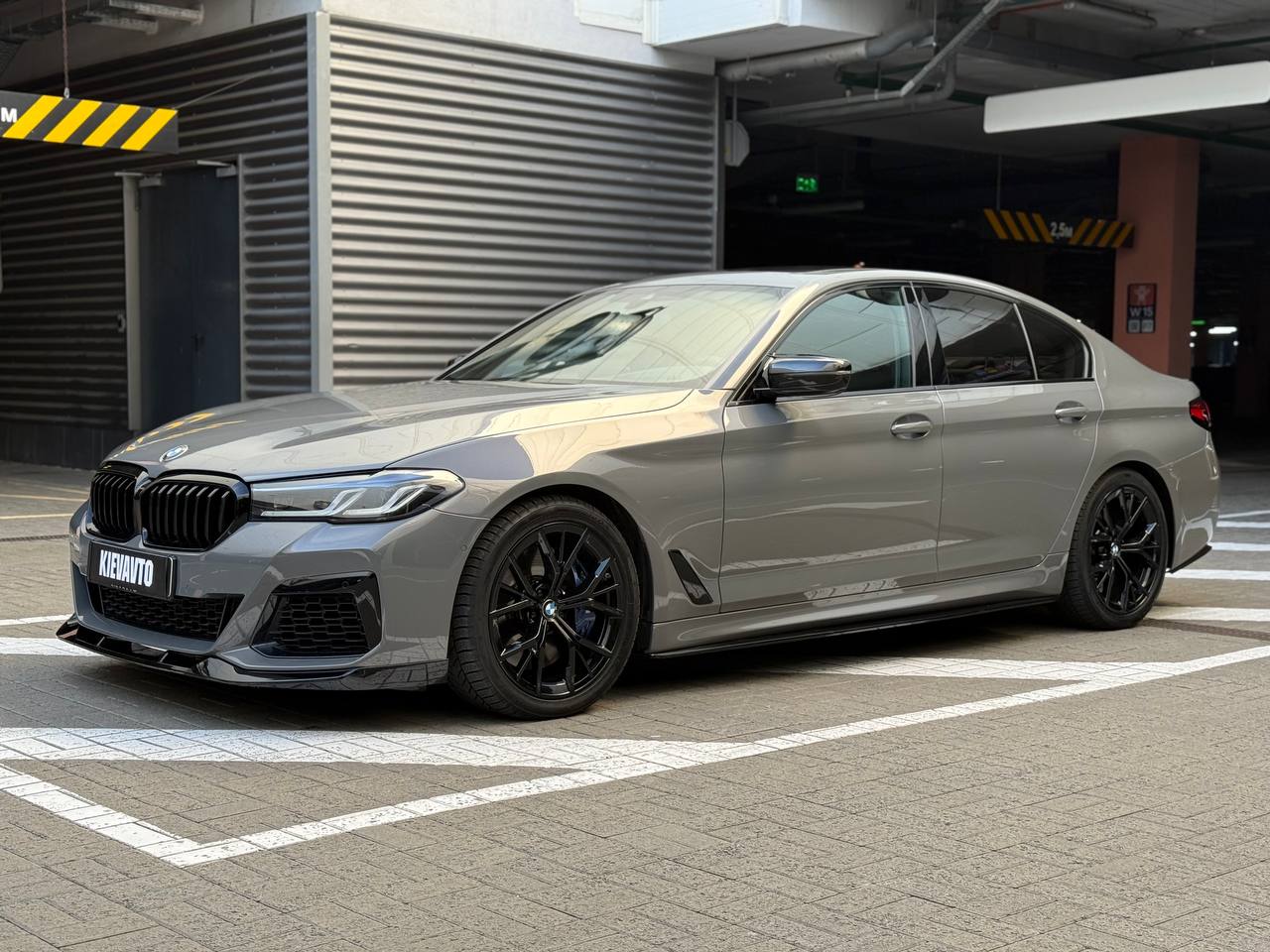 BMW M550i