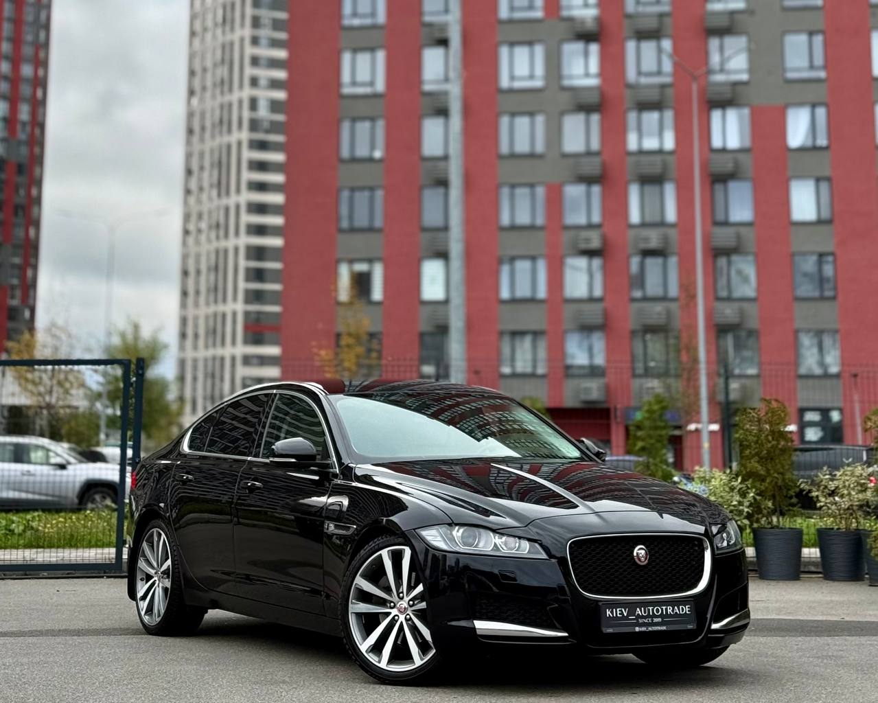 Jaguar XF