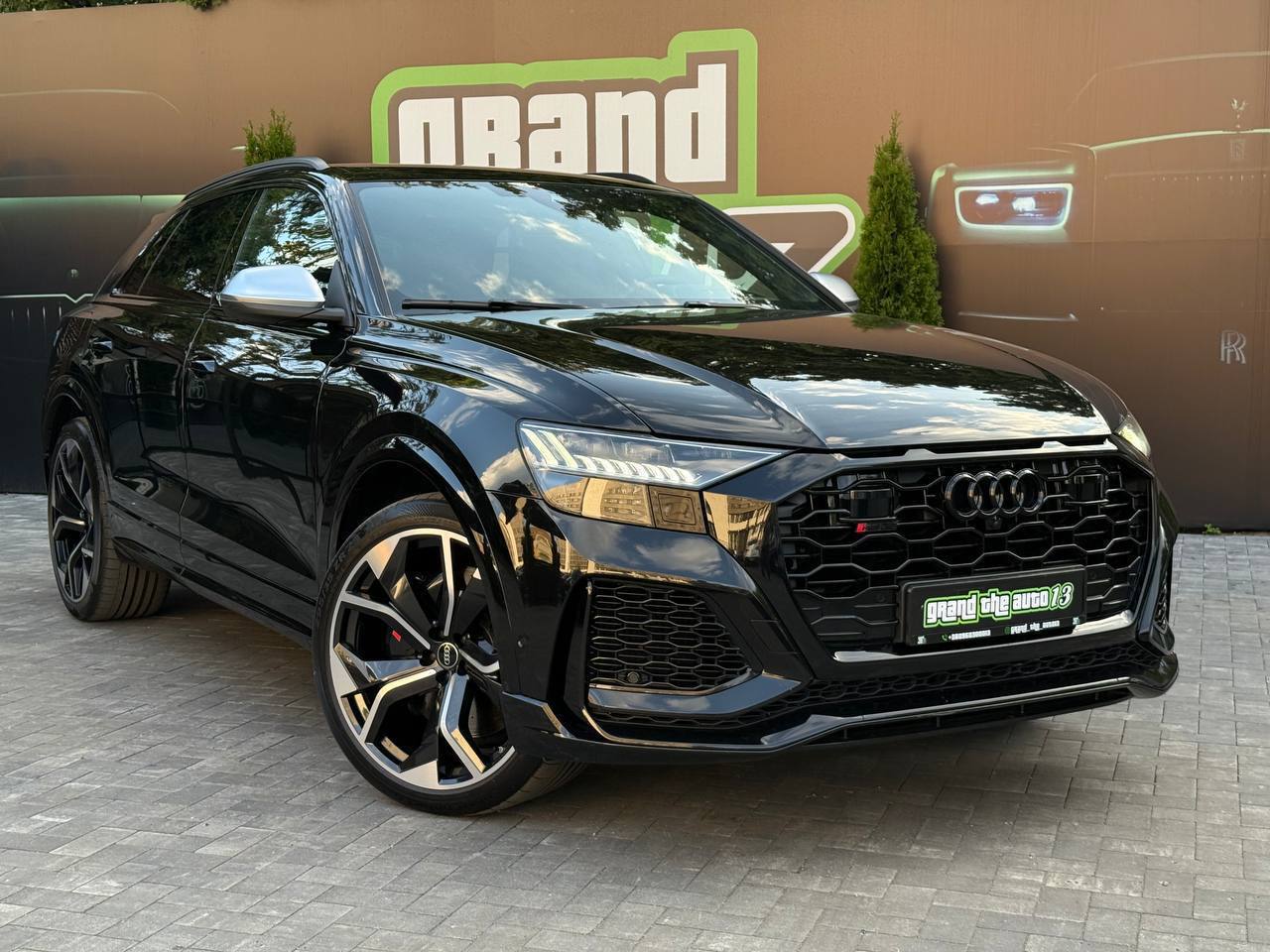 Audi RSQ8