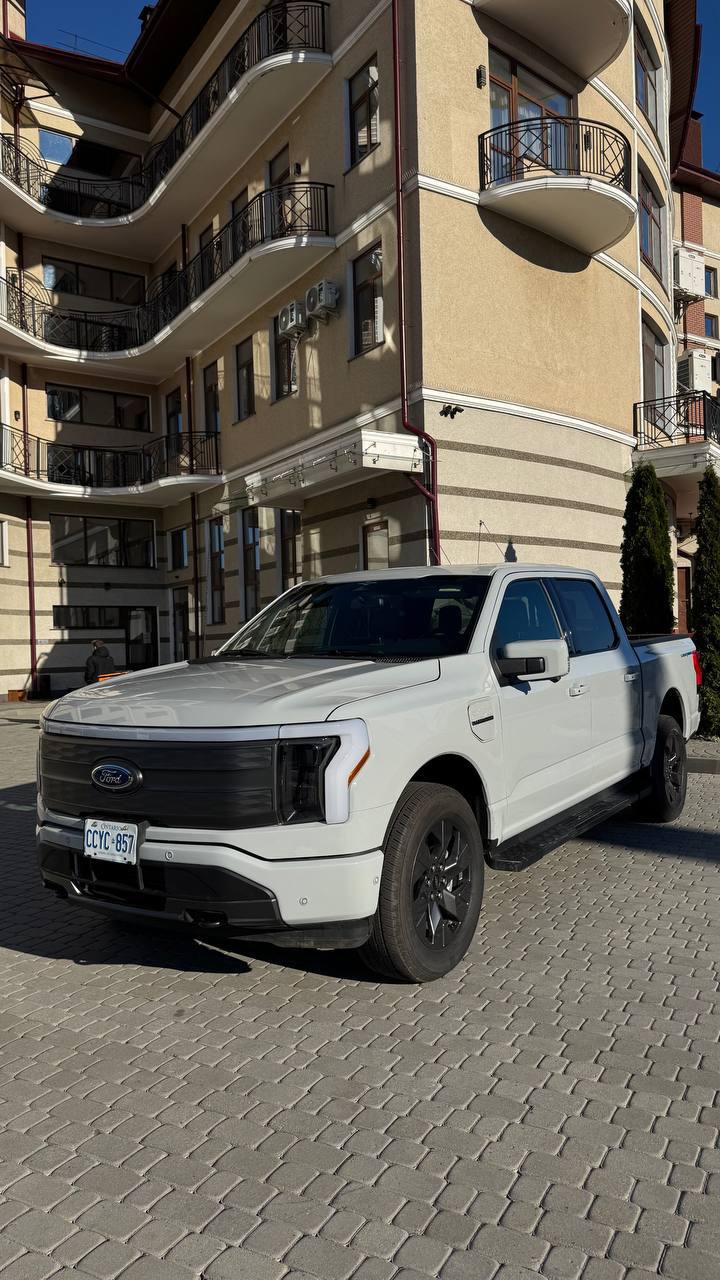 Ford F-150 Lightning Pro