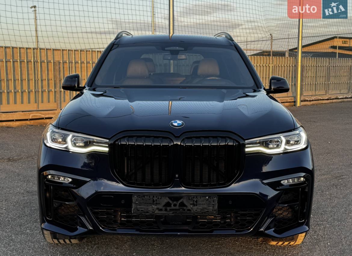 BMW X7 M50I