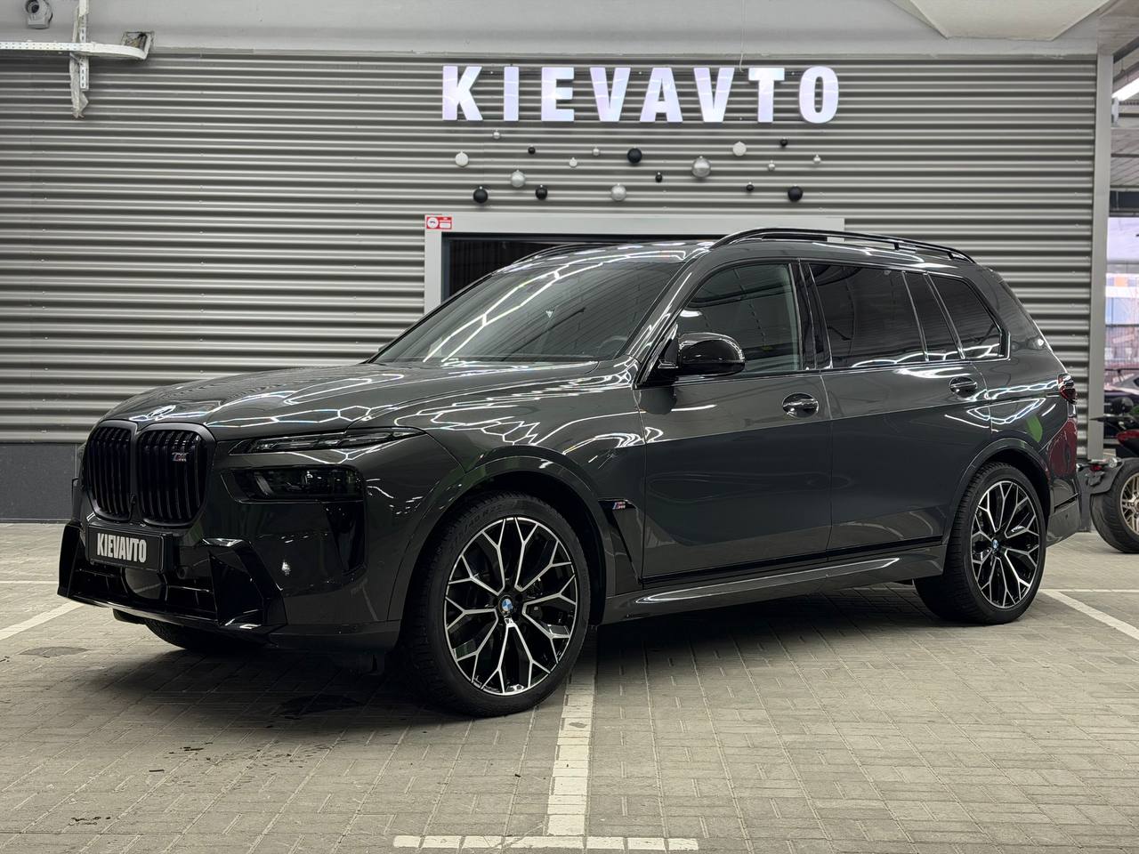BMW X7 M60i