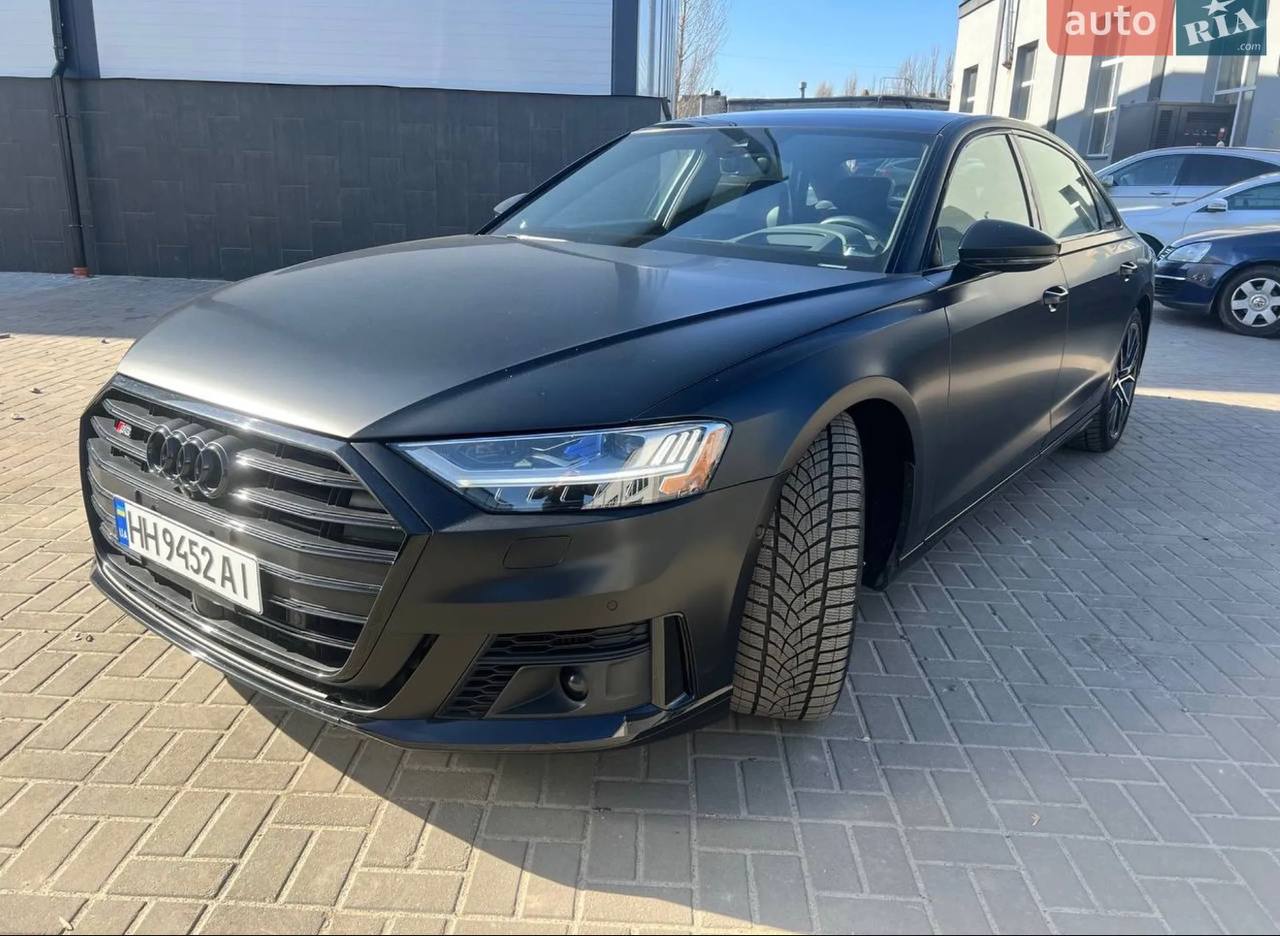 Audi S8
