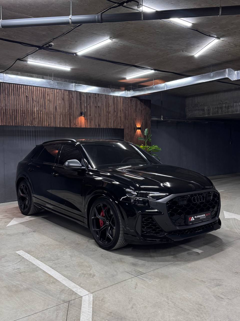 AUDI RSQ8